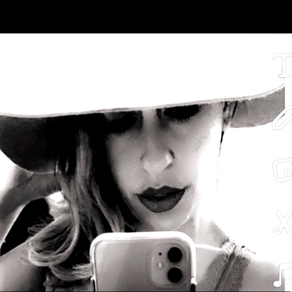 Meet your Posher, Morgan - Picture 1 of 1